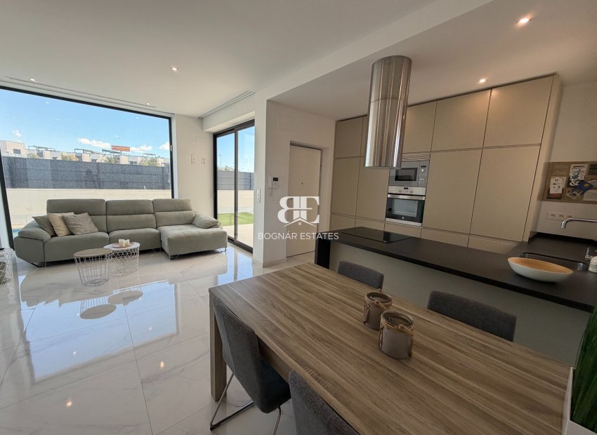 Herverkoop - Villa -
Ciudad Quesada - La Laguna