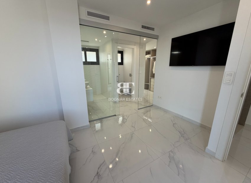 Herverkoop - Villa -
Ciudad Quesada - La Laguna