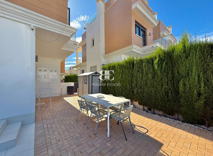 Herverkoop - Villa -
Ciudad Quesada - Pueblo Bravo