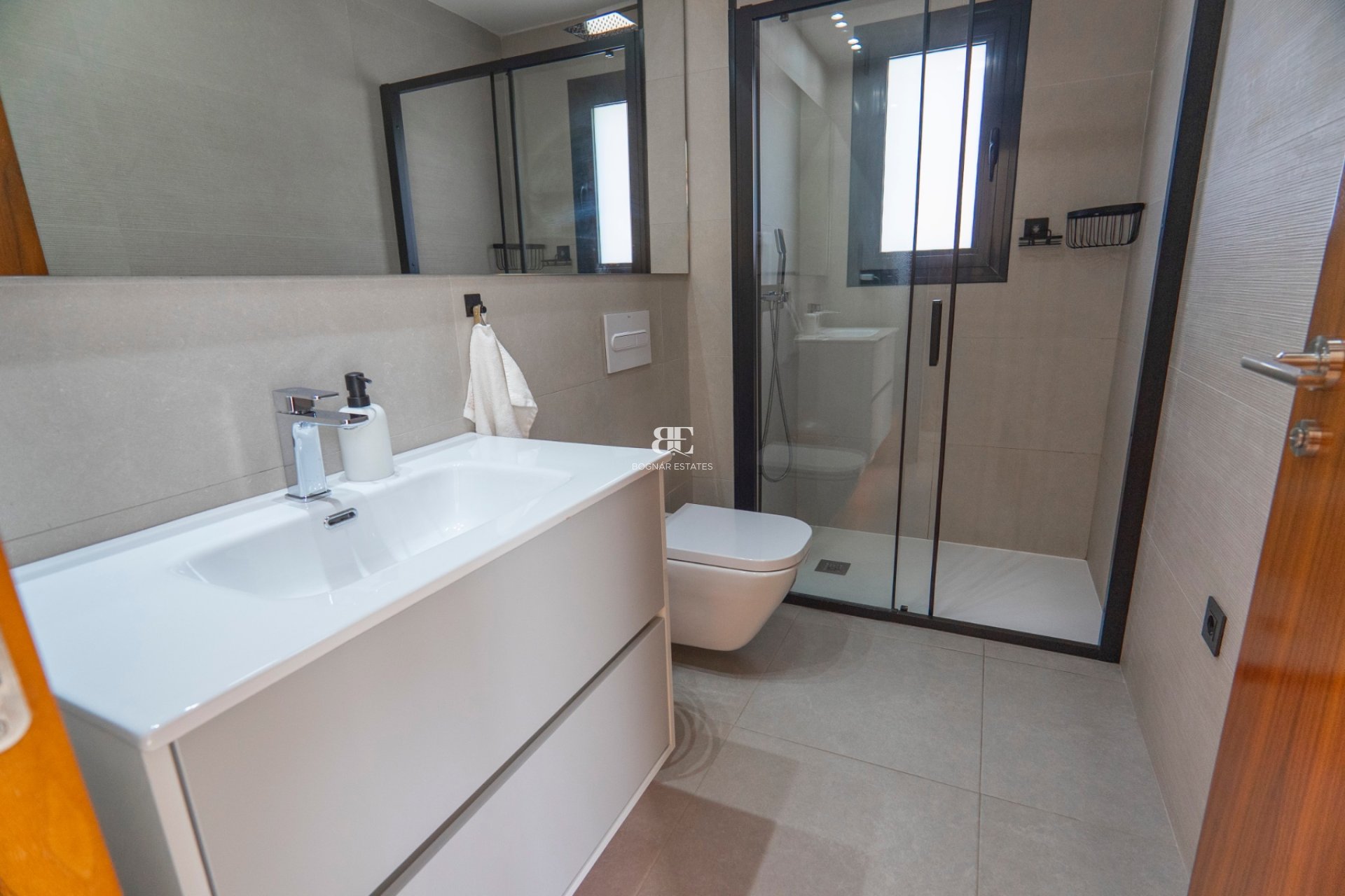 Herverkoop - Villa -
Ciudad Quesada - town