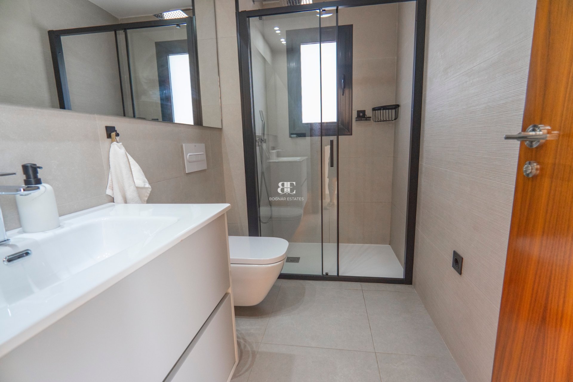 Herverkoop - Villa -
Ciudad Quesada - town