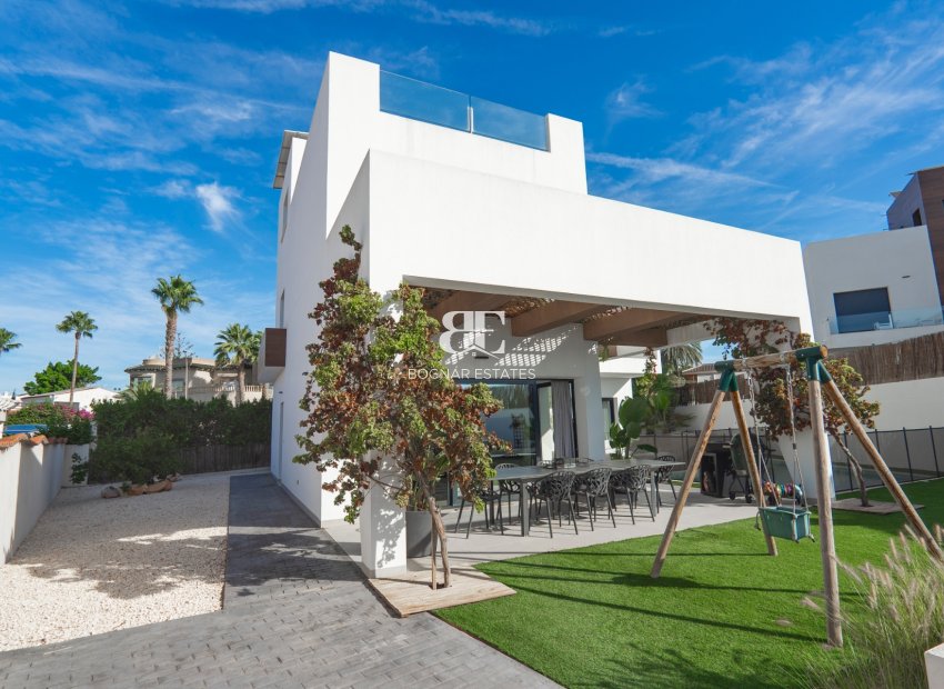 Herverkoop - Villa -
Ciudad Quesada - town