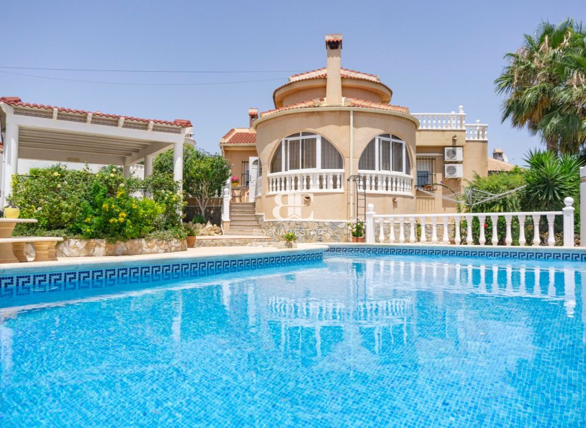 Herverkoop - Villa -
Ciudad Quesada - town