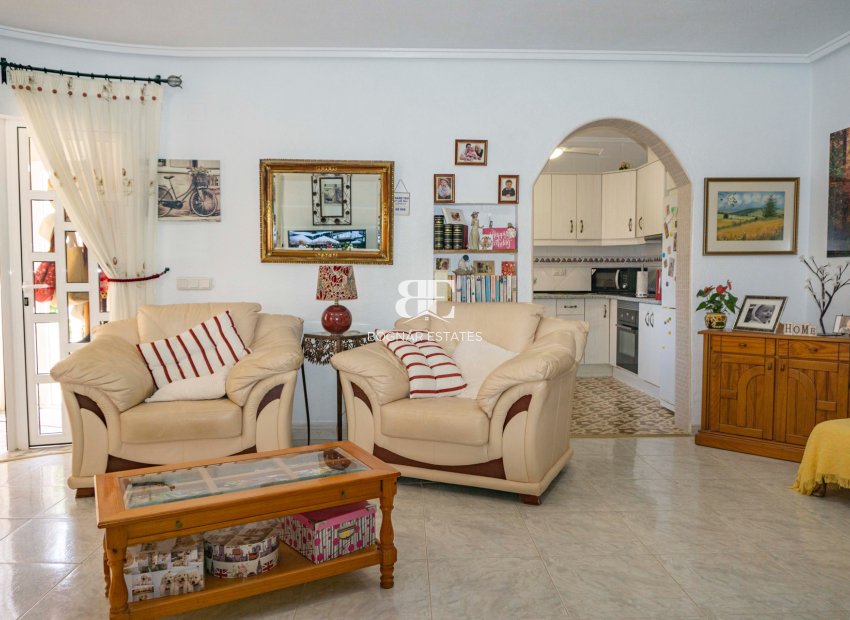 Herverkoop - Villa -
Ciudad Quesada - town