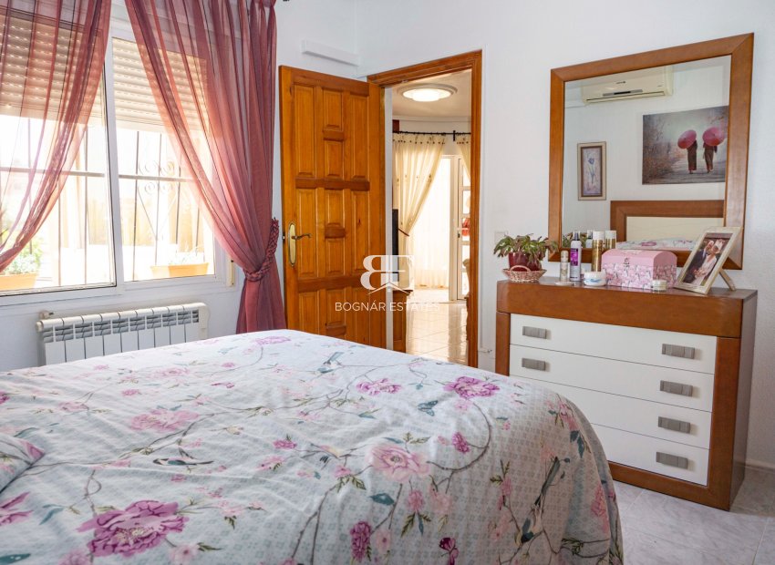 Herverkoop - Villa -
Ciudad Quesada - town