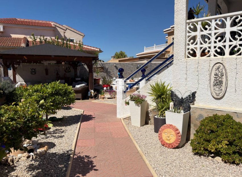 Herverkoop - Villa -
Ciudad Quesada