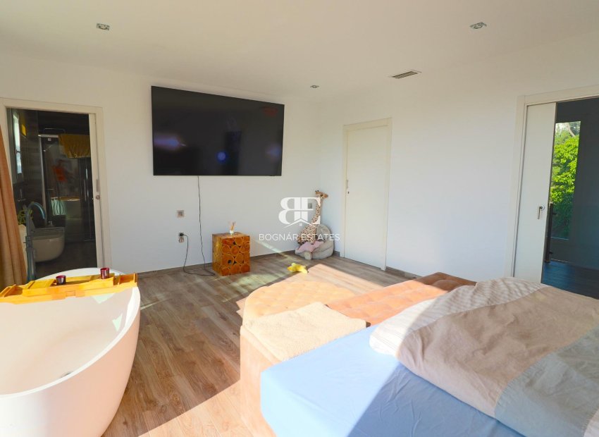 Herverkoop - Villa -
El Campello - Coveta fuma