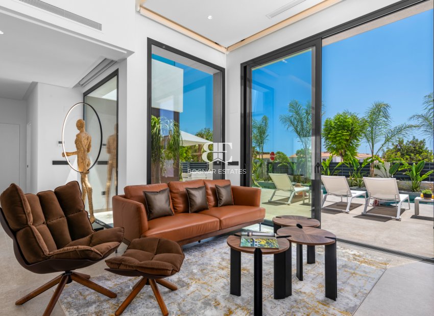 Herverkoop - Villa -
El Campello - El Amerador