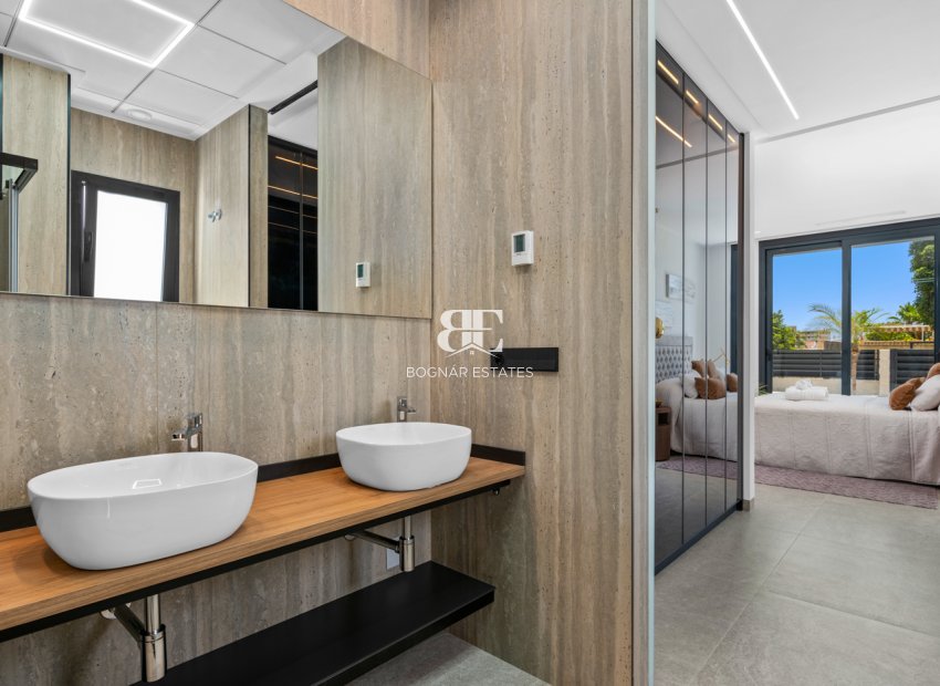 Herverkoop - Villa -
El Campello - El Amerador