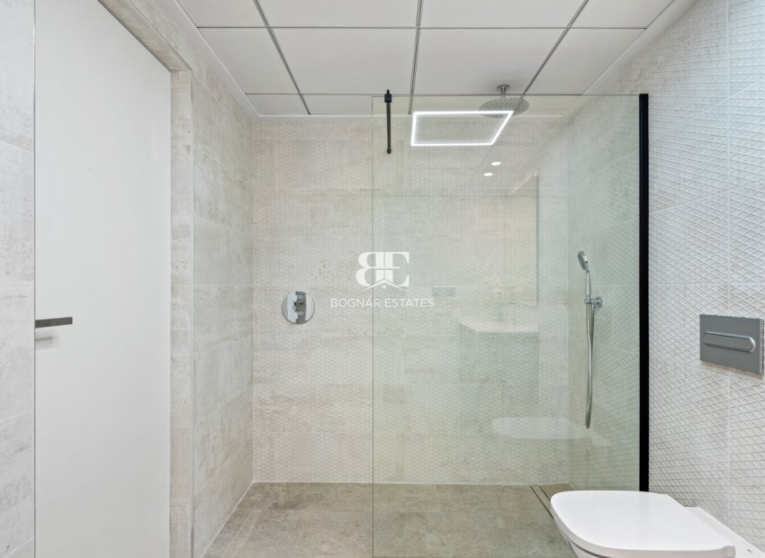 Herverkoop - Villa -
El Campello - El Amerador