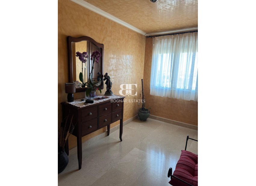 Herverkoop - Villa -
Elche - La Marina