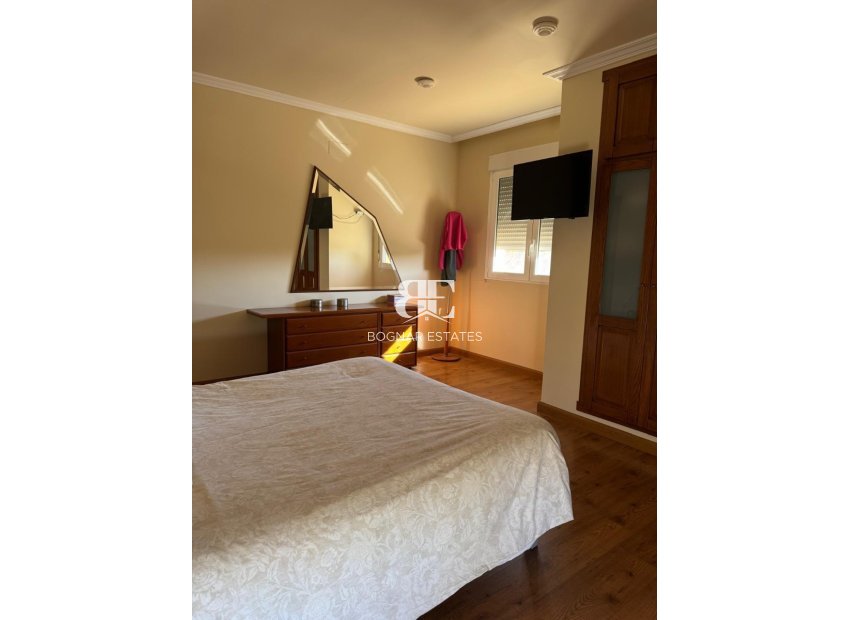 Herverkoop - Villa -
Elche - La Marina