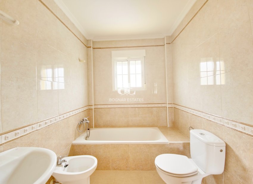 Herverkoop - Villa -
Elche - La Marina