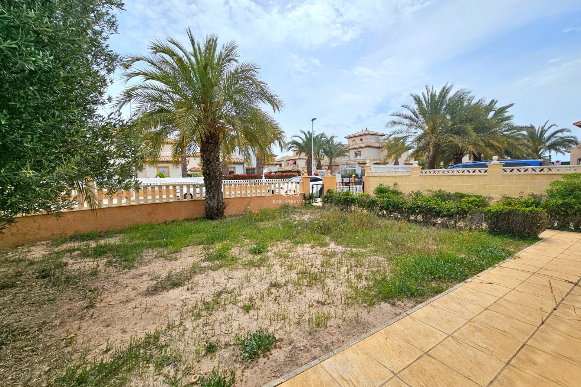 Herverkoop - Villa -
Elche - La Marina