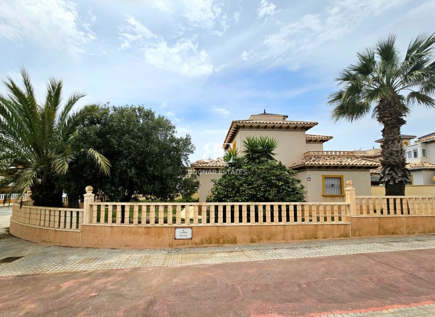 Herverkoop - Villa -
Elche - La Marina