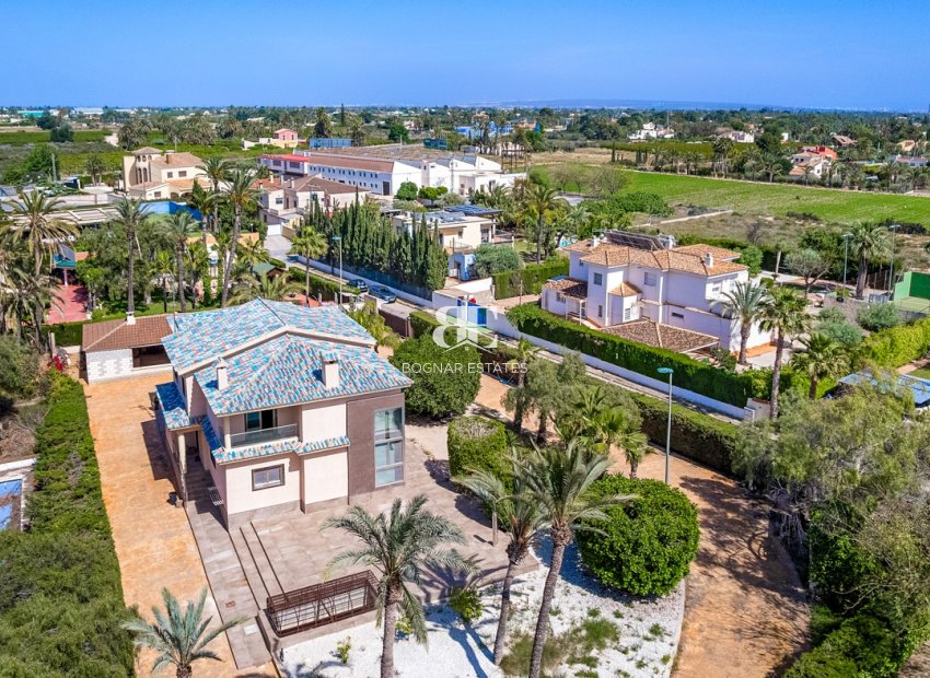 Herverkoop - Villa -
Elche