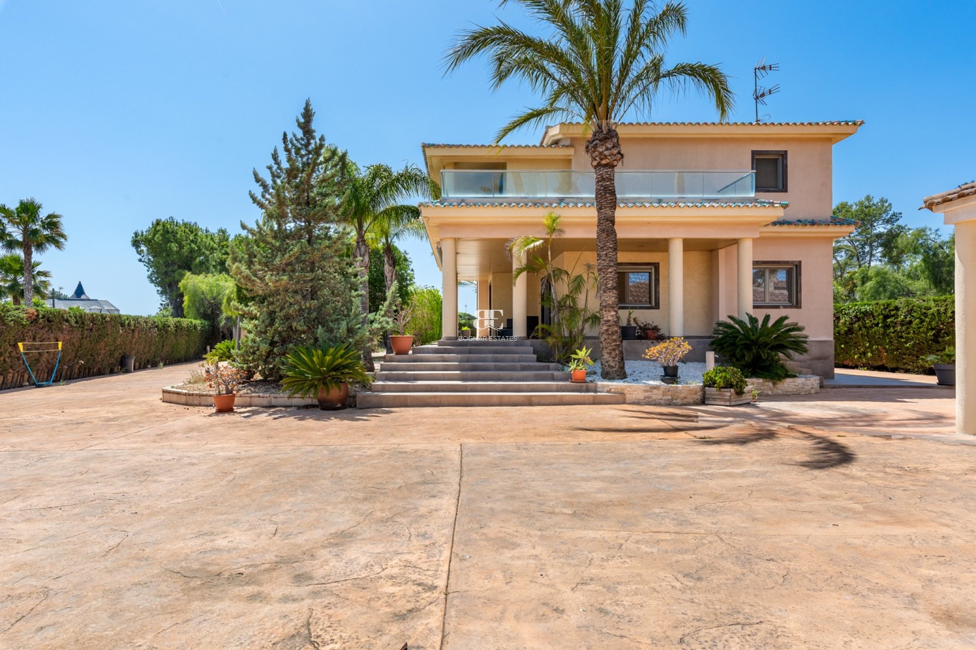 Herverkoop - Villa -
Elche