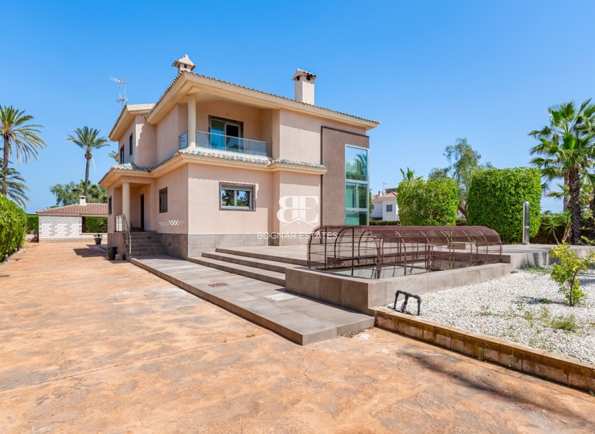 Herverkoop - Villa -
Elche