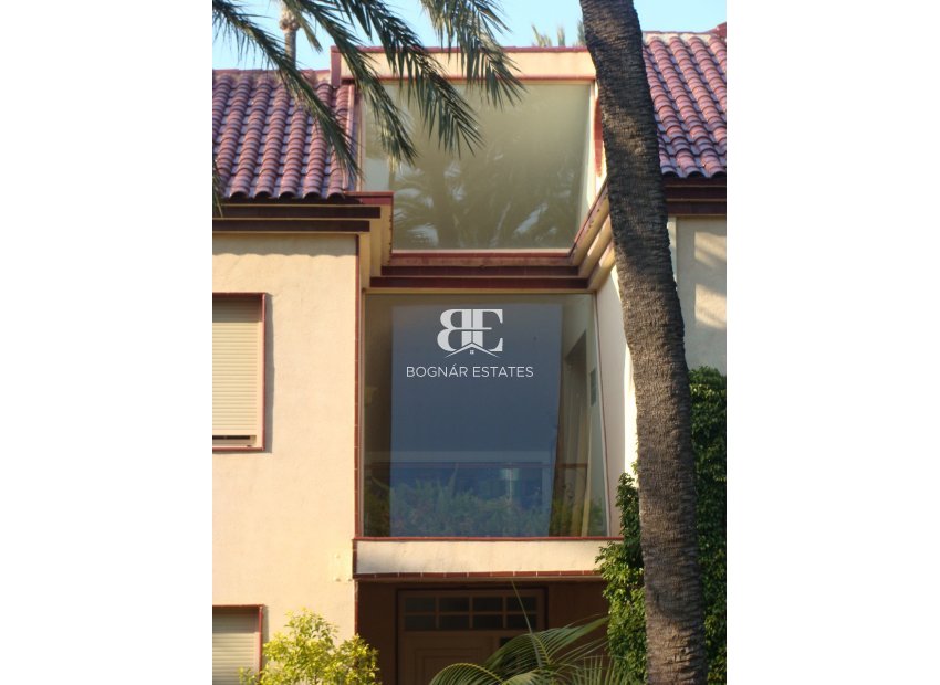 Herverkoop - Villa -
Elche