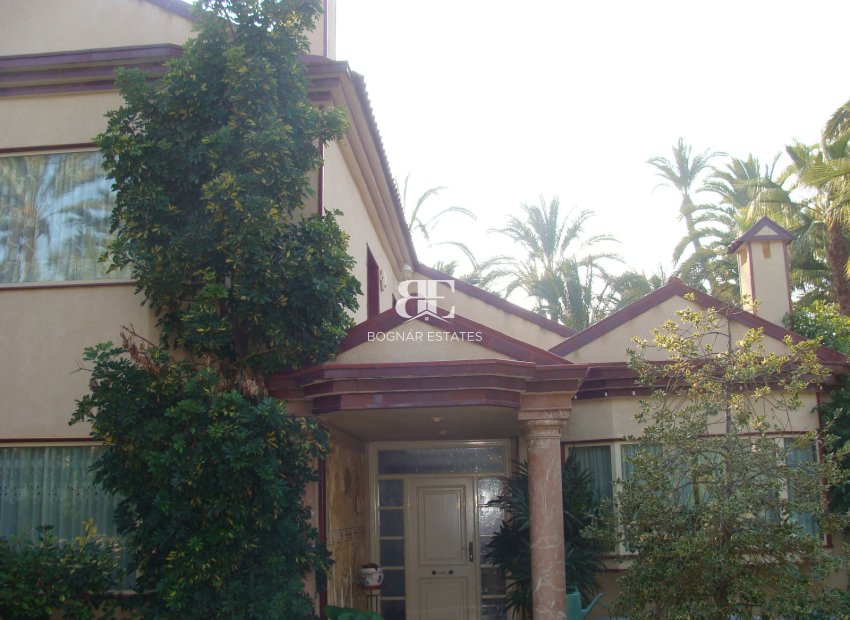 Herverkoop - Villa -
Elche