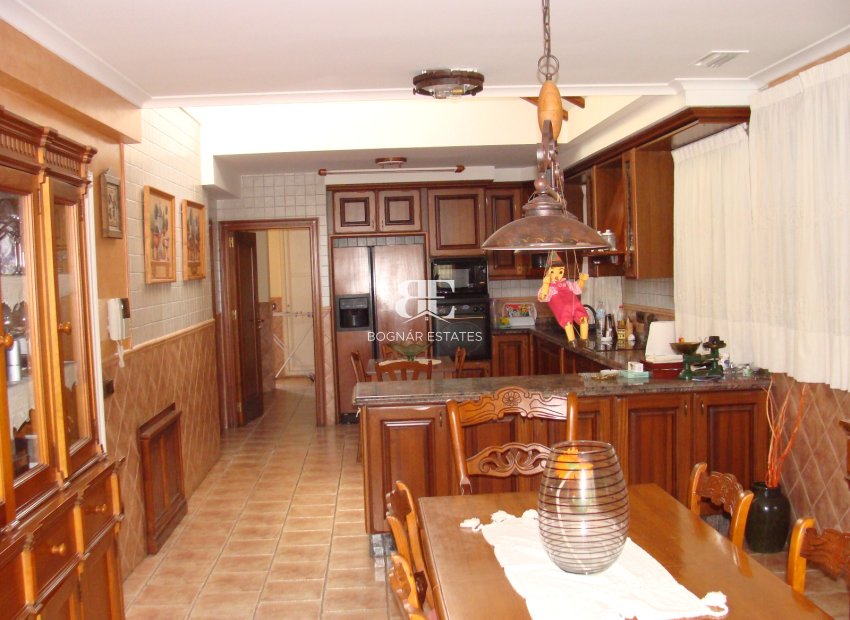 Herverkoop - Villa -
Elche