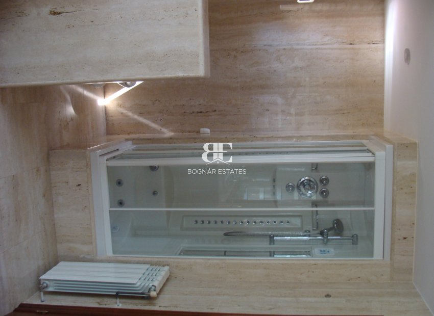 Herverkoop - Villa -
Elche