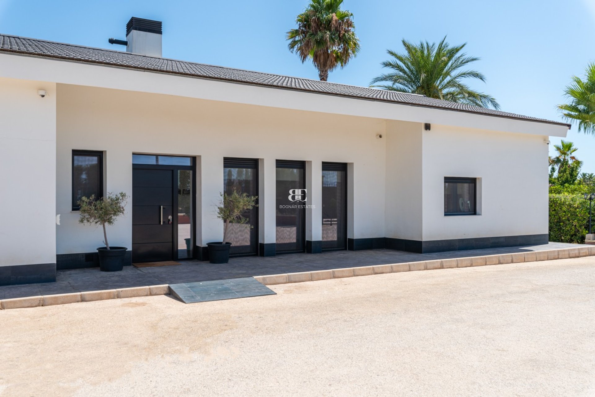 Herverkoop - Villa -
Elche