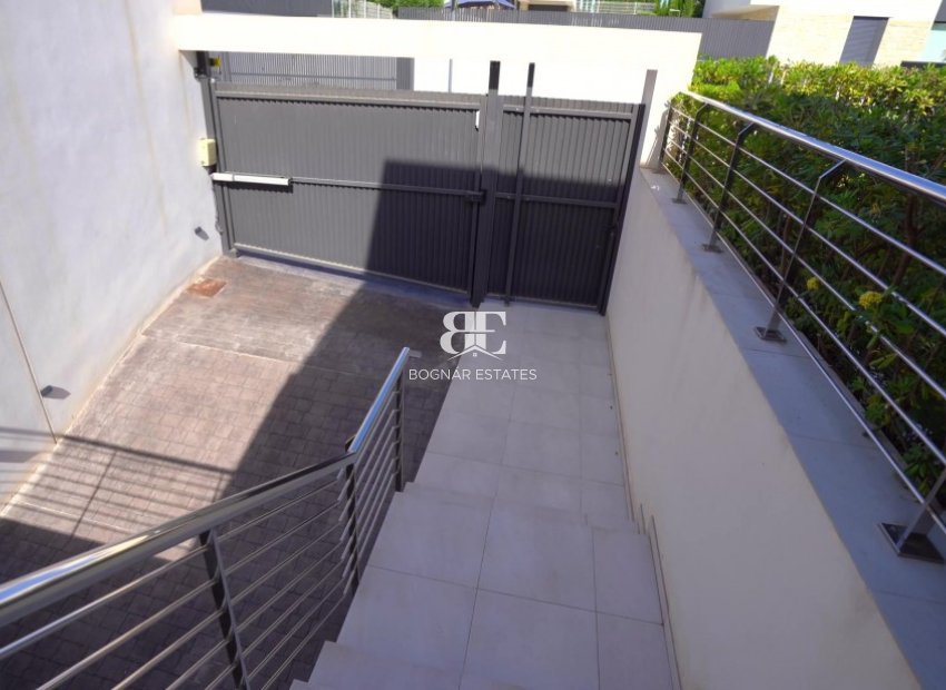 Herverkoop - Villa -
Finestrat - Golf Bahía