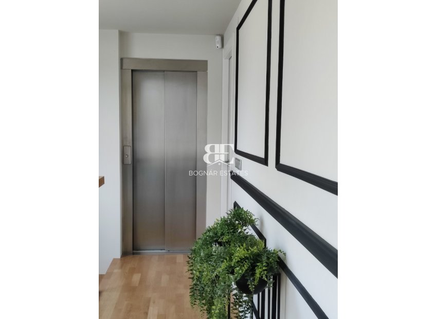 Herverkoop - Villa -
Finestrat