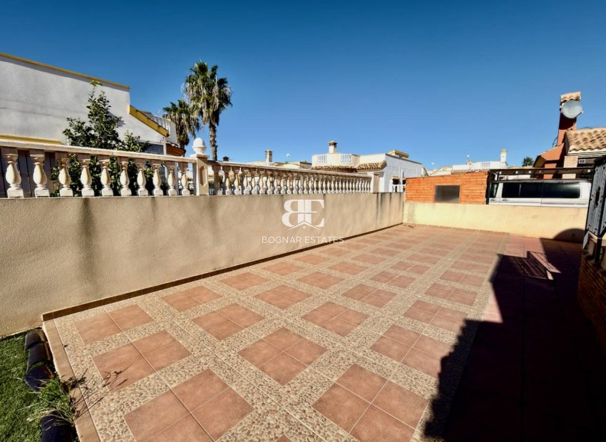 Herverkoop - Villa -
Guardamar del Segura - El Raso