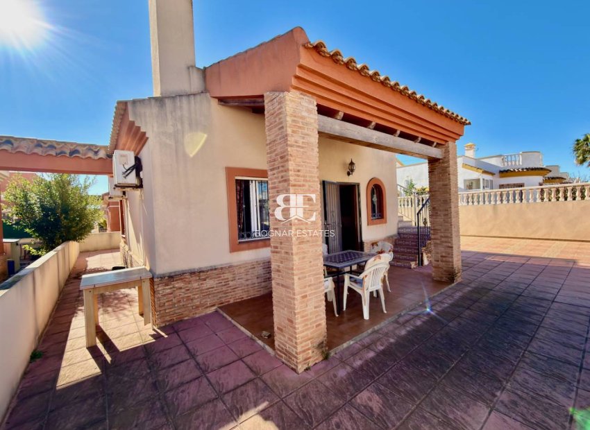 Herverkoop - Villa -
Guardamar del Segura - El Raso