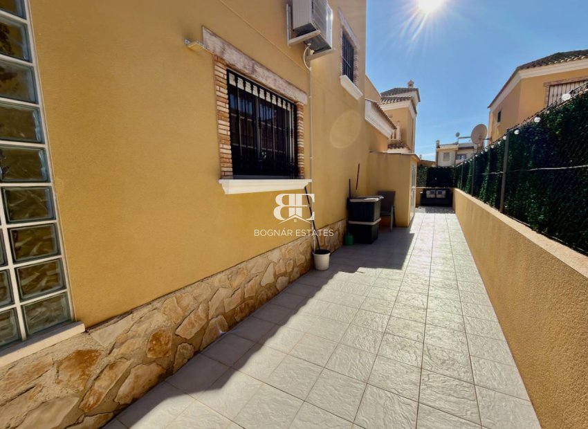 Herverkoop - Villa -
Guardamar del Segura - El Raso