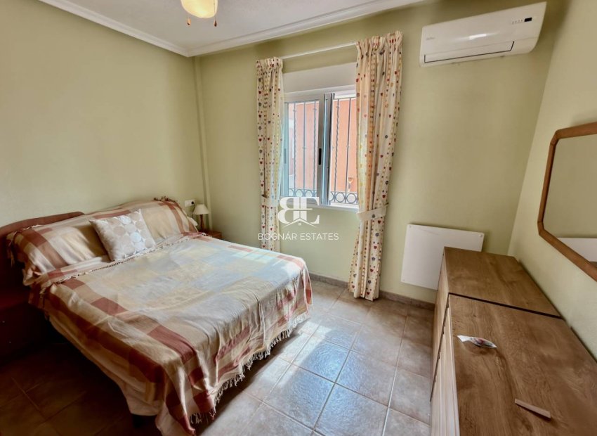 Herverkoop - Villa -
Guardamar del Segura