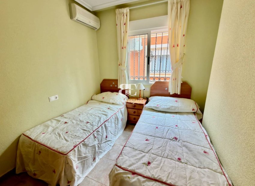 Herverkoop - Villa -
Guardamar del Segura