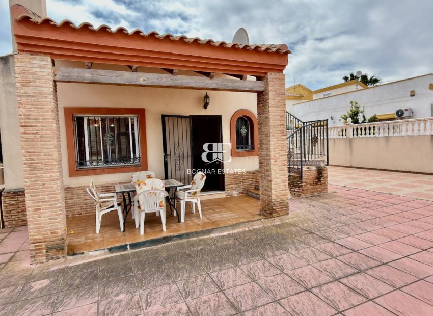 Herverkoop - Villa -
Guardamar del Segura