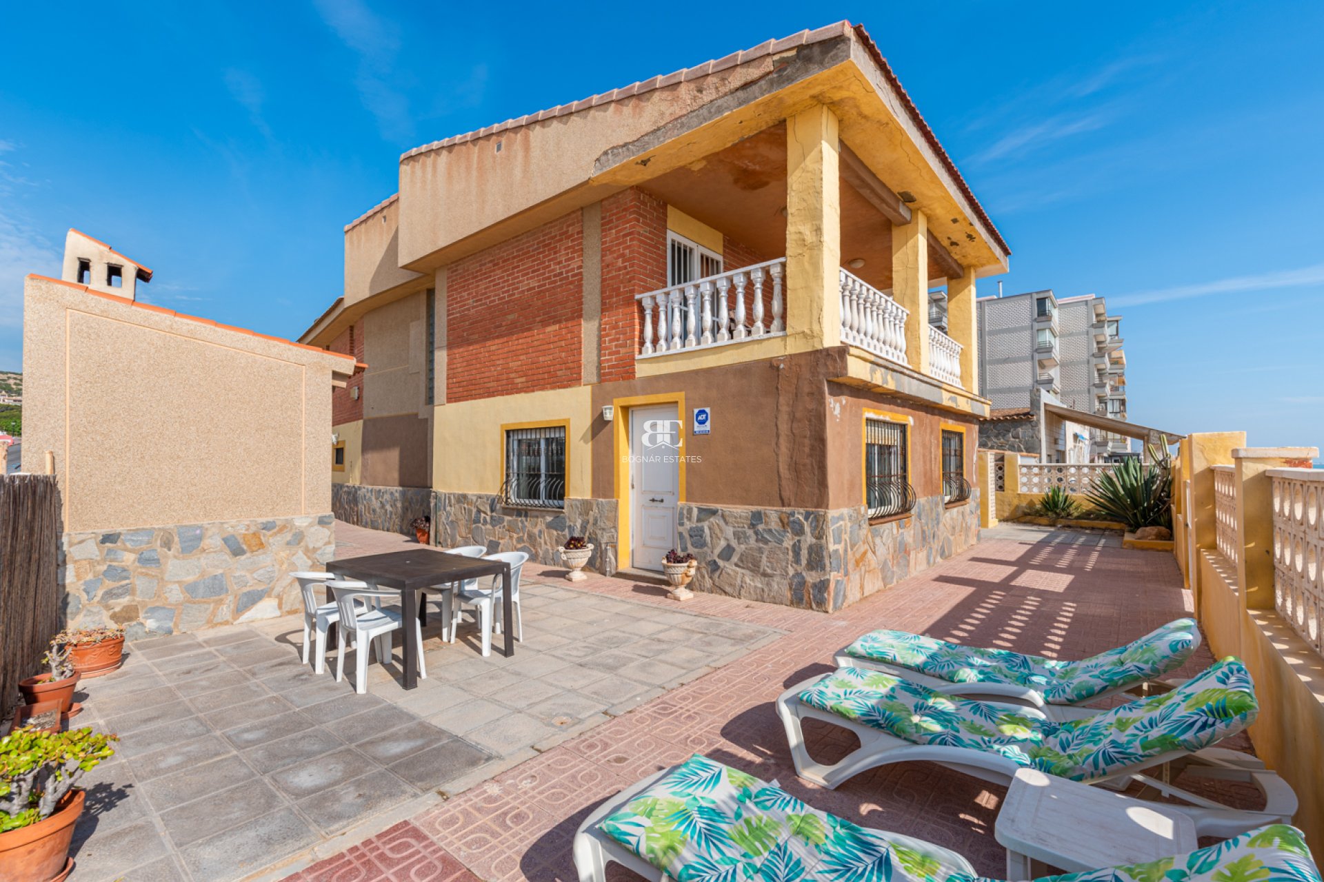 Herverkoop - Villa -
Guardamar del Segura
