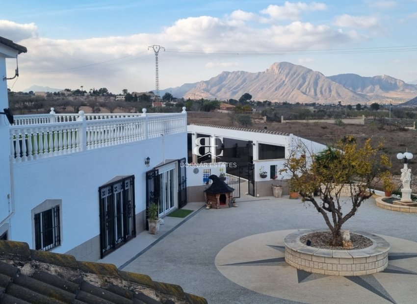 Herverkoop - Villa -
Hondón de los Fráiles
