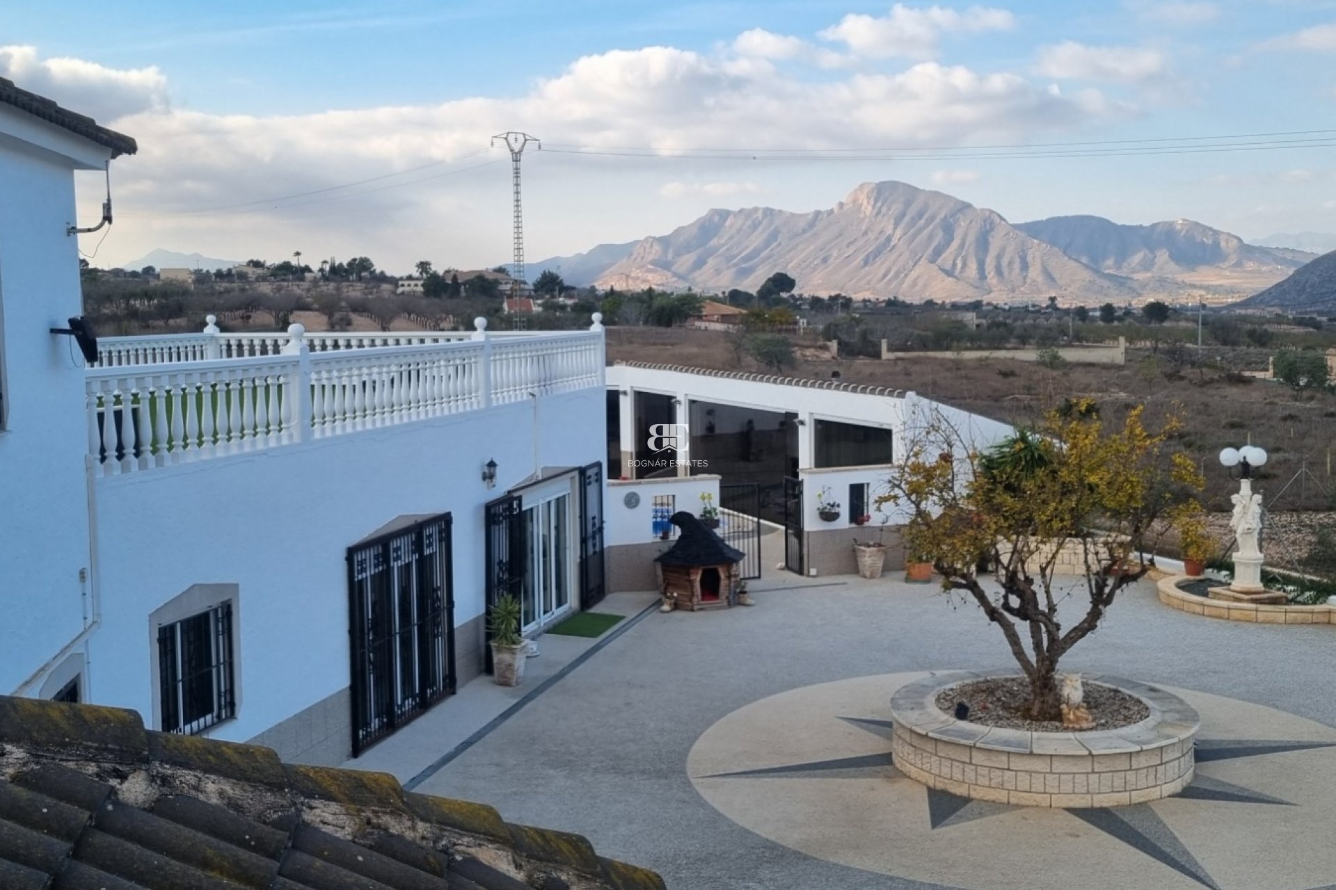 Herverkoop - Villa -
Hondón de los Fráiles