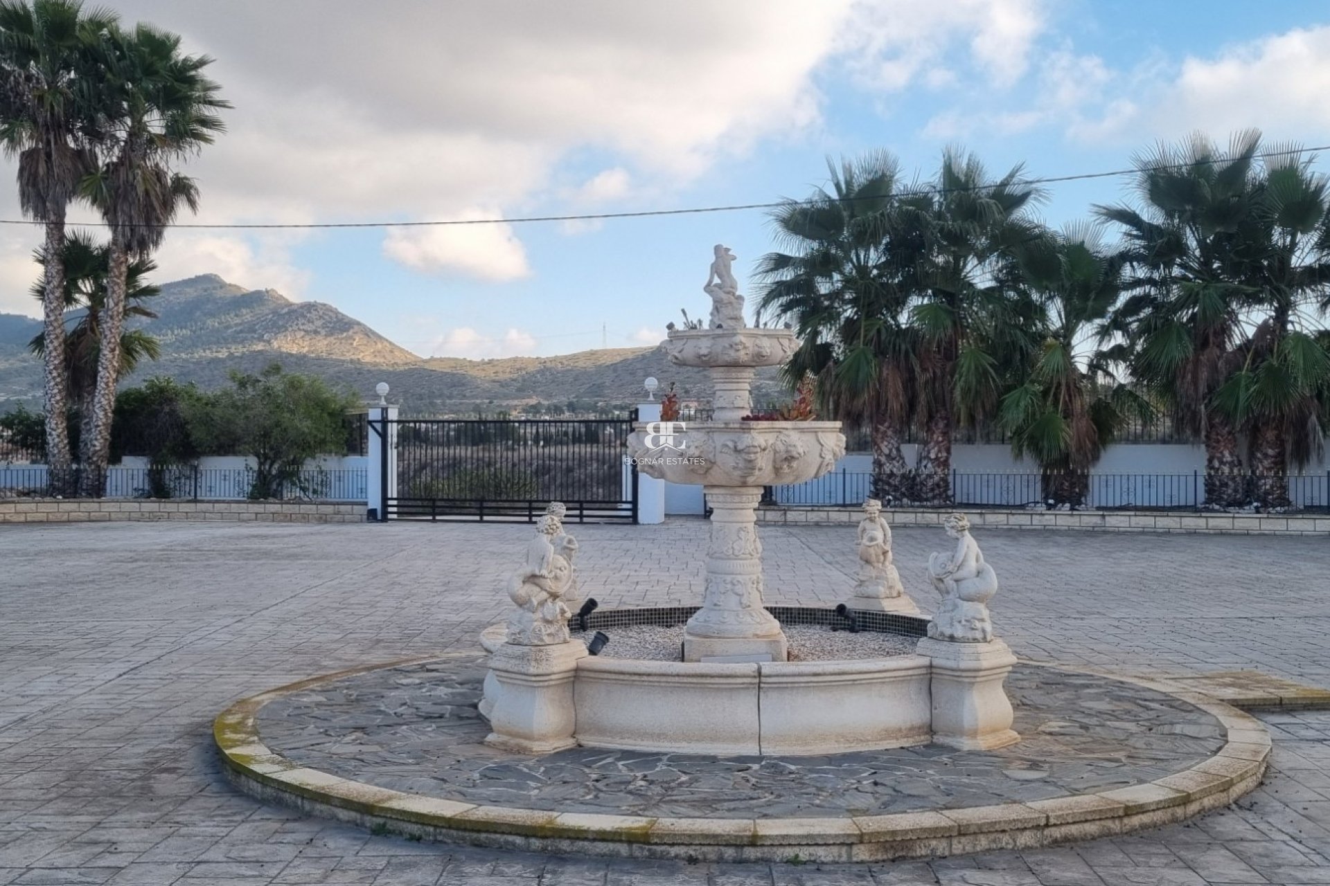 Herverkoop - Villa -
Hondón de los Fráiles