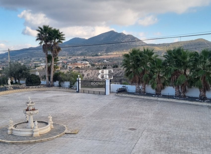 Herverkoop - Villa -
Hondón de los Fráiles