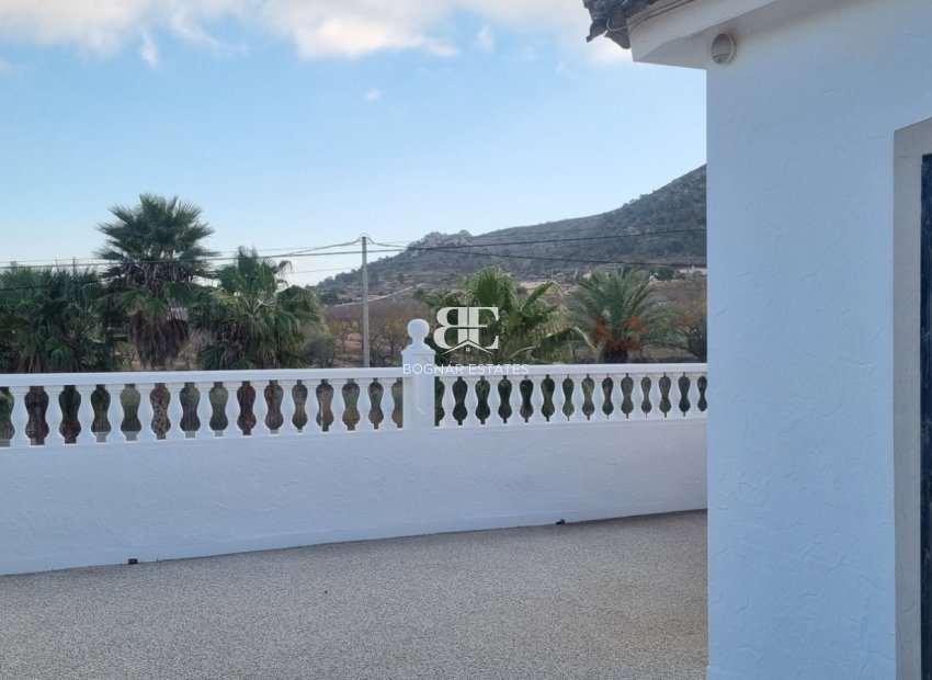 Herverkoop - Villa -
Hondón de los Fráiles