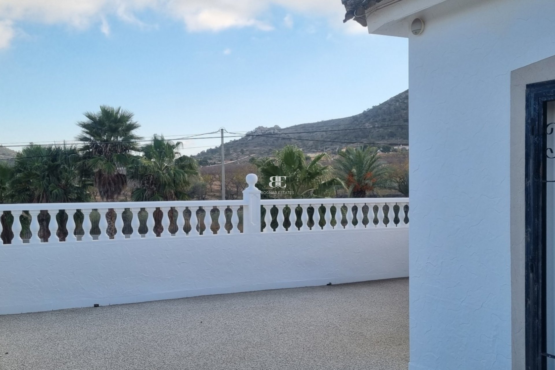 Herverkoop - Villa -
Hondón de los Fráiles