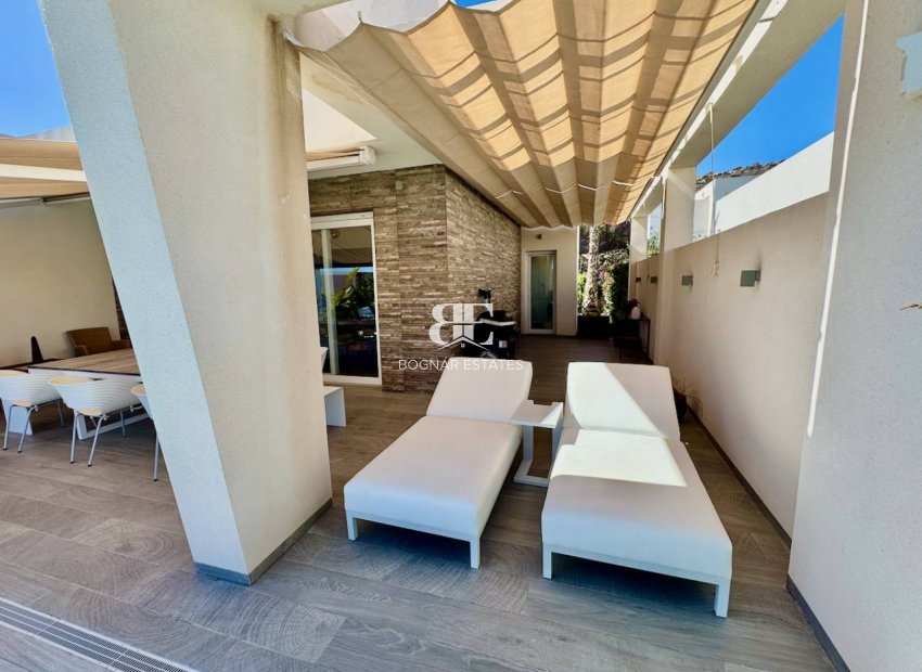 Herverkoop - Villa -
La Finca Golf - Algorfa