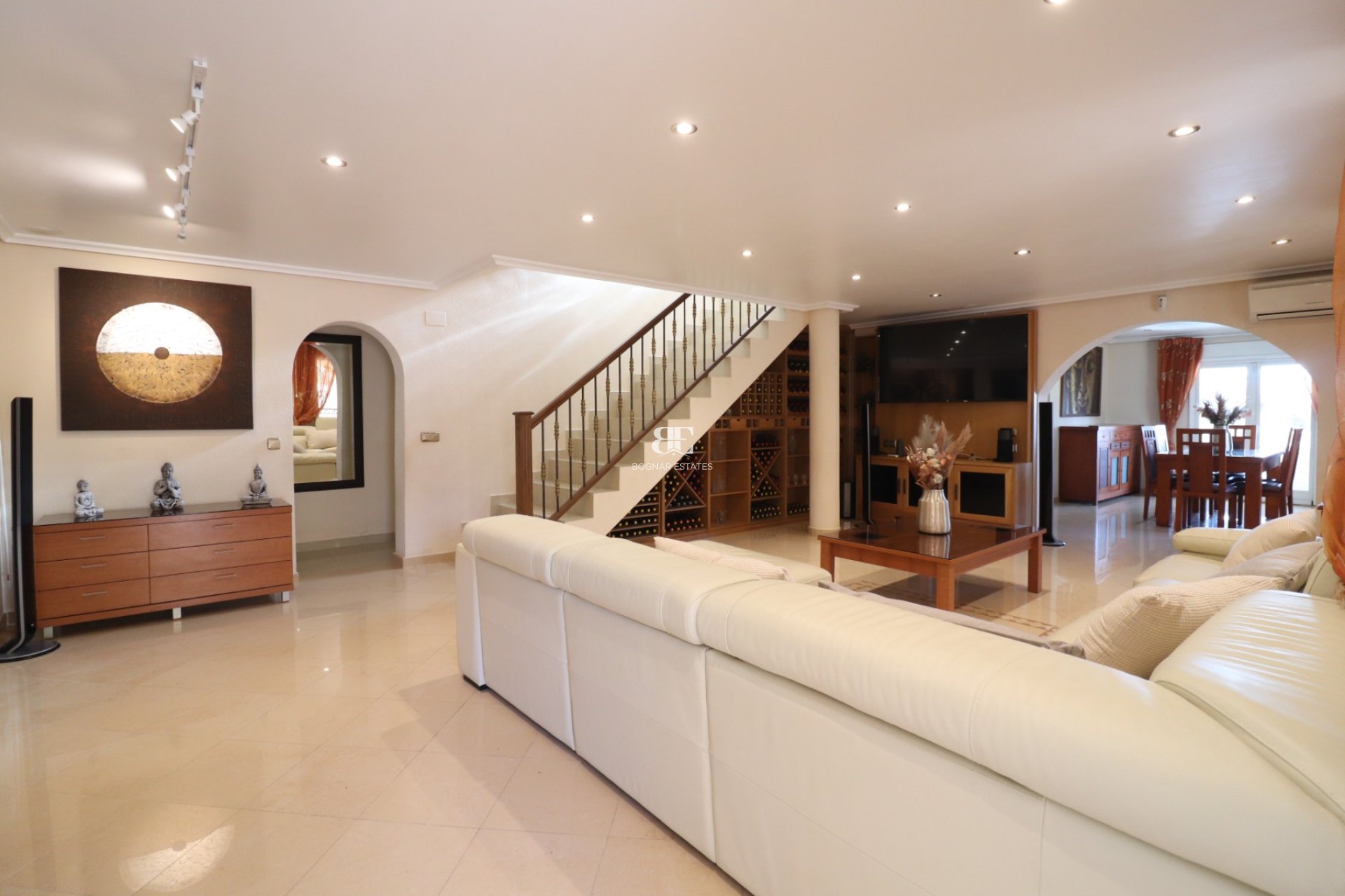 Herverkoop - Villa -
La Marina - La Escuera