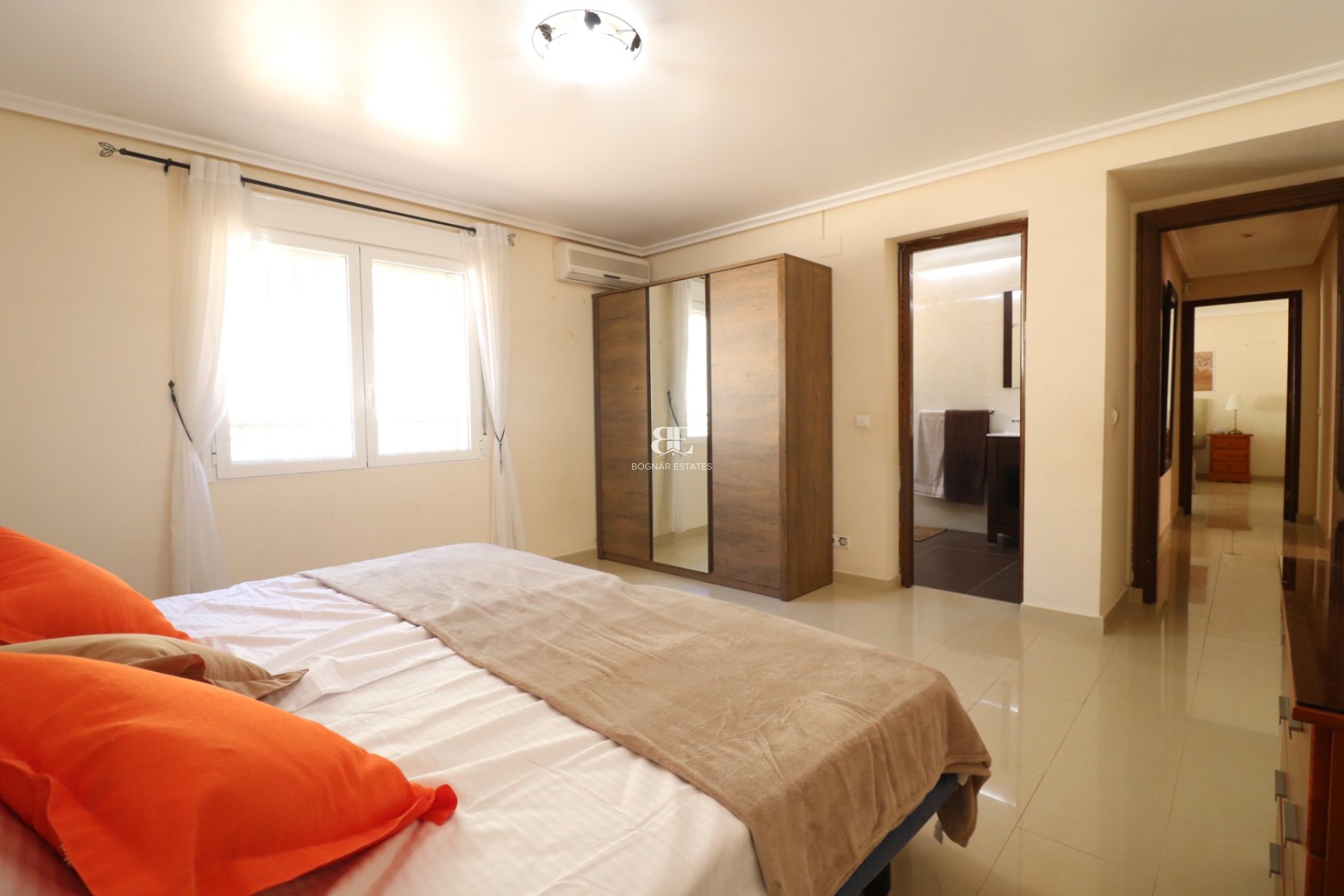 Herverkoop - Villa -
La Marina - La Escuera