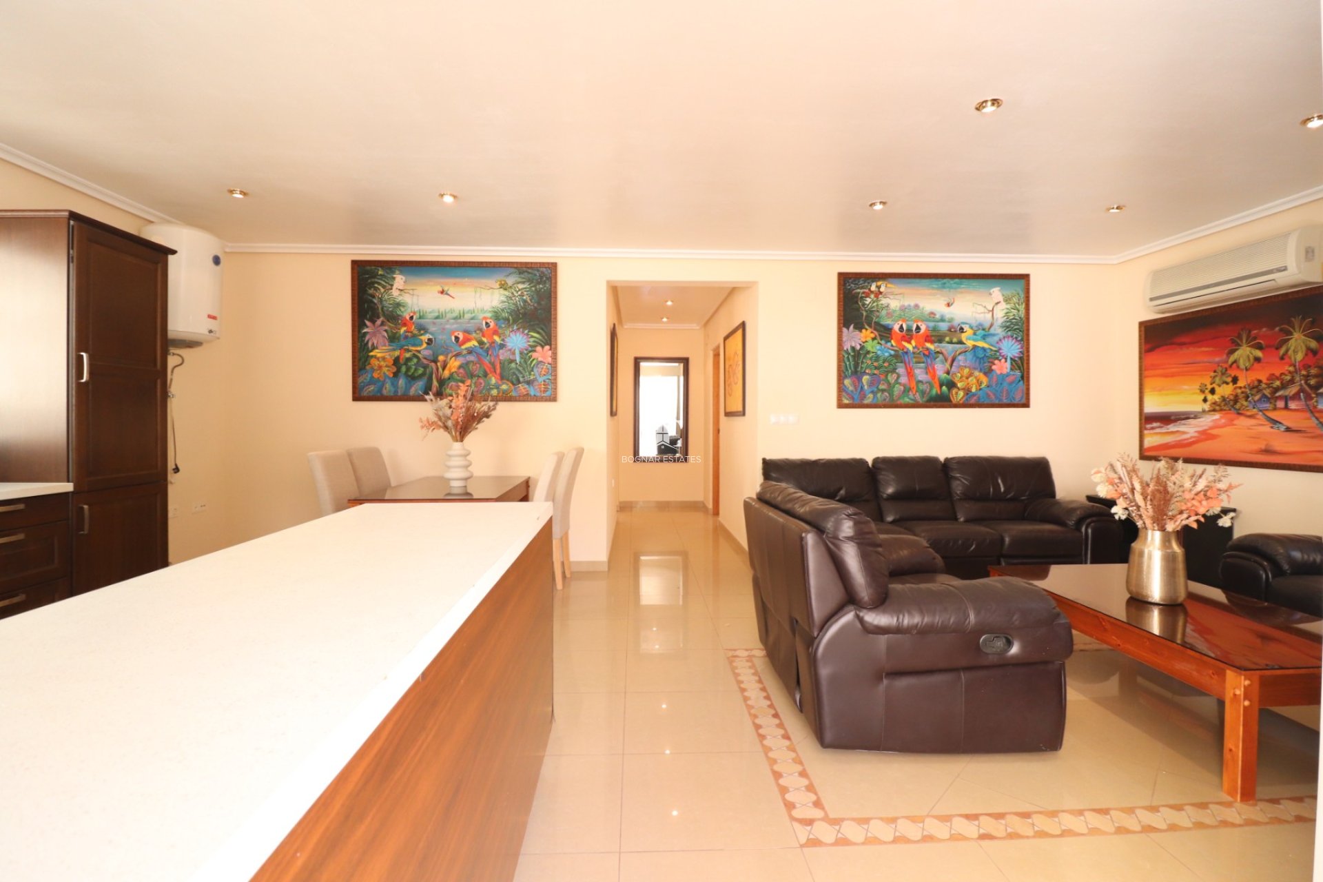 Herverkoop - Villa -
La Marina - La Escuera