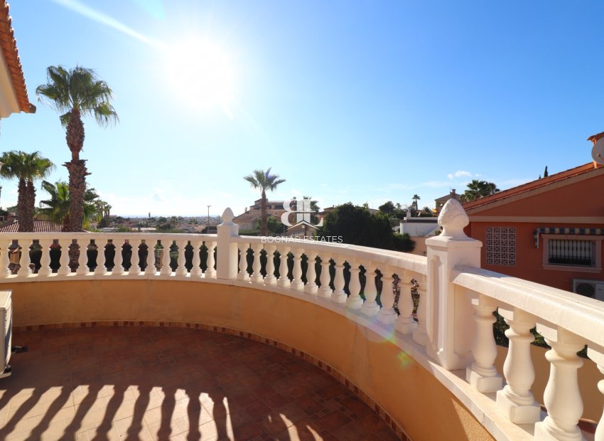 Herverkoop - Villa -
La Marina - La Escuera