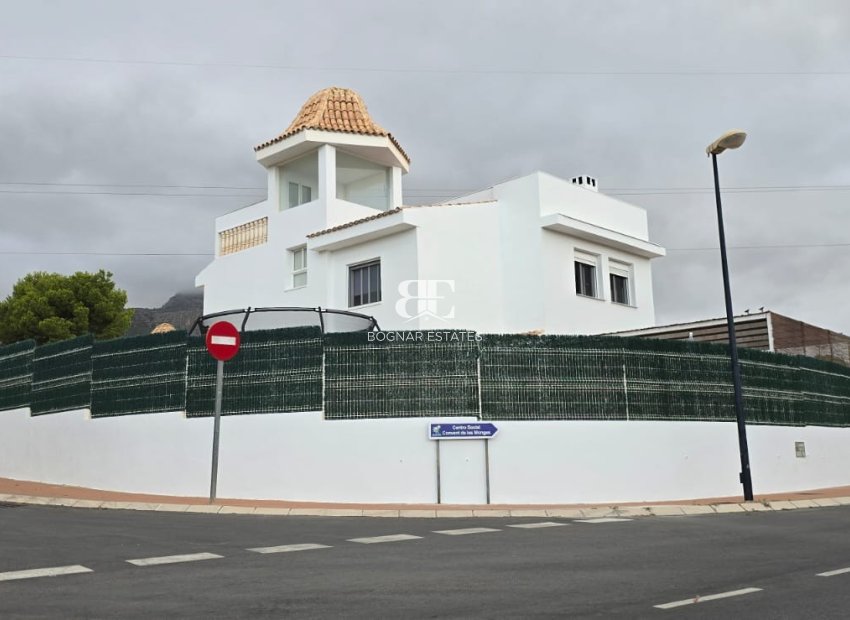 Herverkoop - Villa -
La Nucía - Convent De Les Montjes
