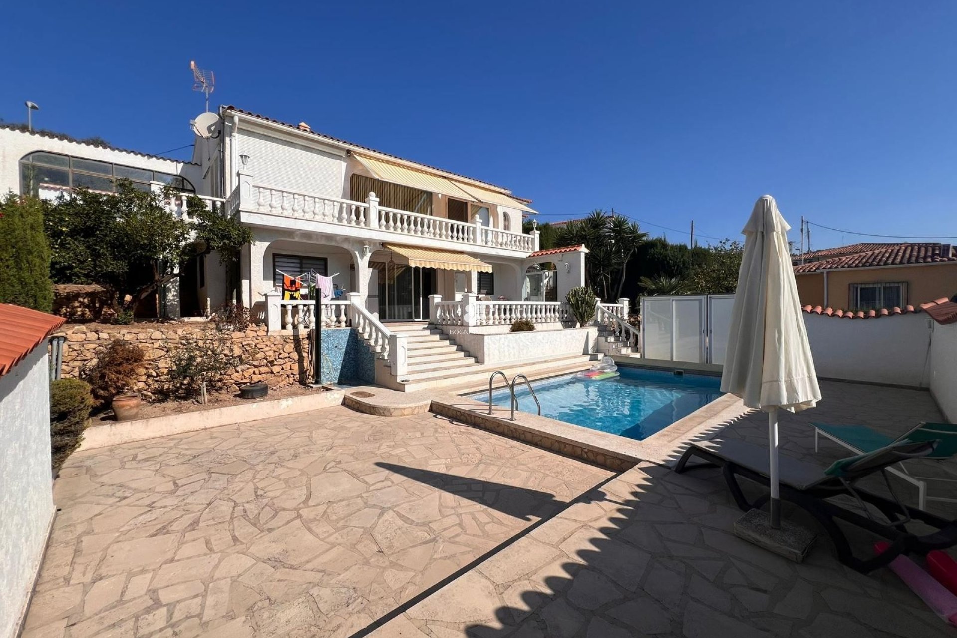 Herverkoop - Villa -
La Nucía - Monte Bello
