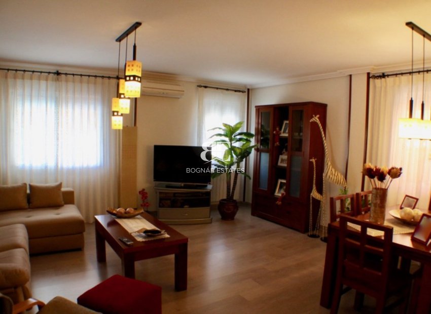 Herverkoop - Villa -
La Nucía - Urbanisations